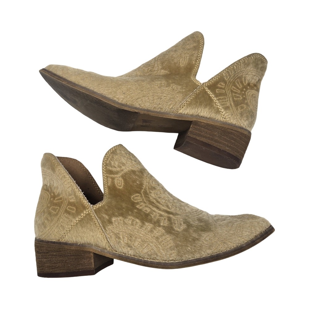 Mi.iM Gold Faux Cow Hair Embroidered Mandala V-Cut Ankle Boots Size 6 Boho Hippy